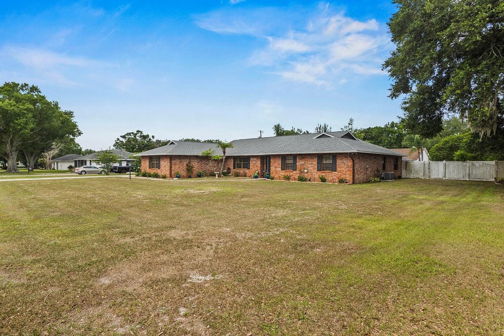 Photo of 2018 High Glen Court N., Lakeland, FL 33813 (MLS # L4962683)