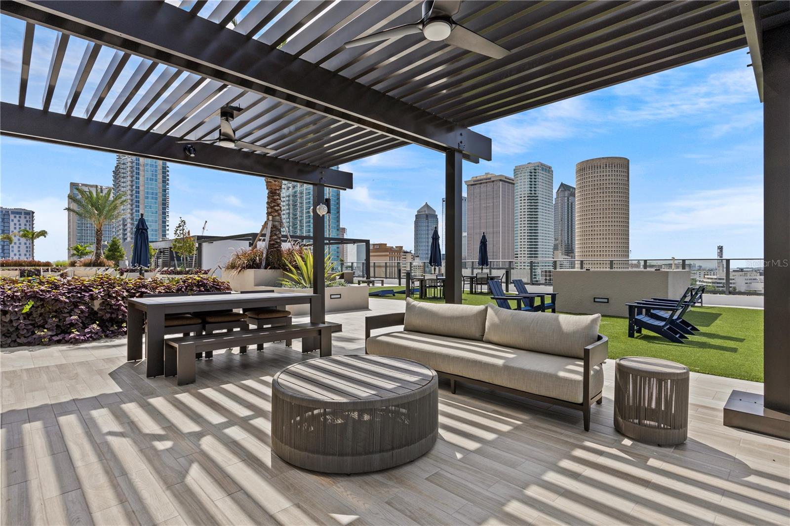 CLARKE'S SUB - AER TAMPA - Residential Lease