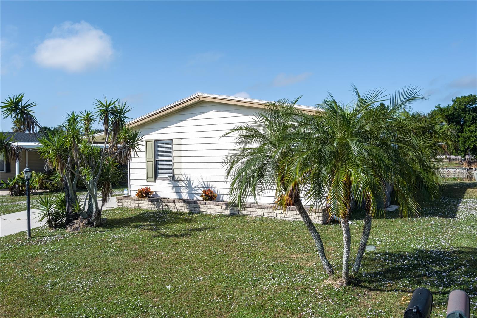 SHADOW BROOK MOBILE HOME - Residential