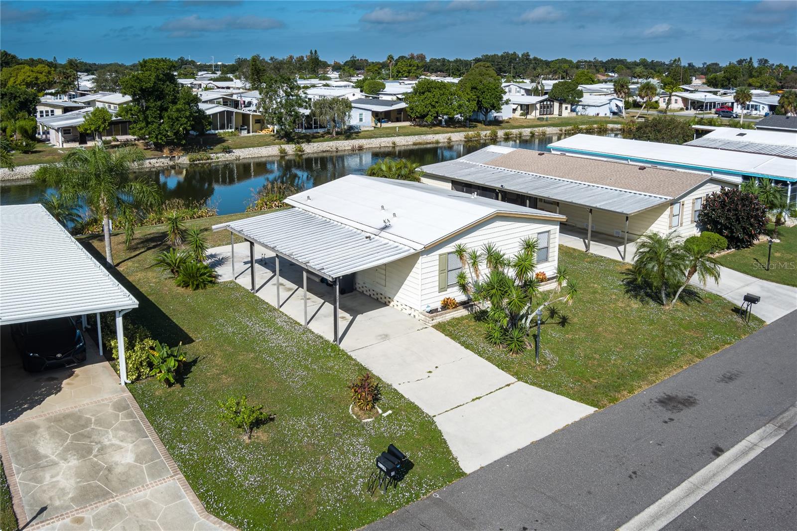 SHADOW BROOK MOBILE HOME - Residential