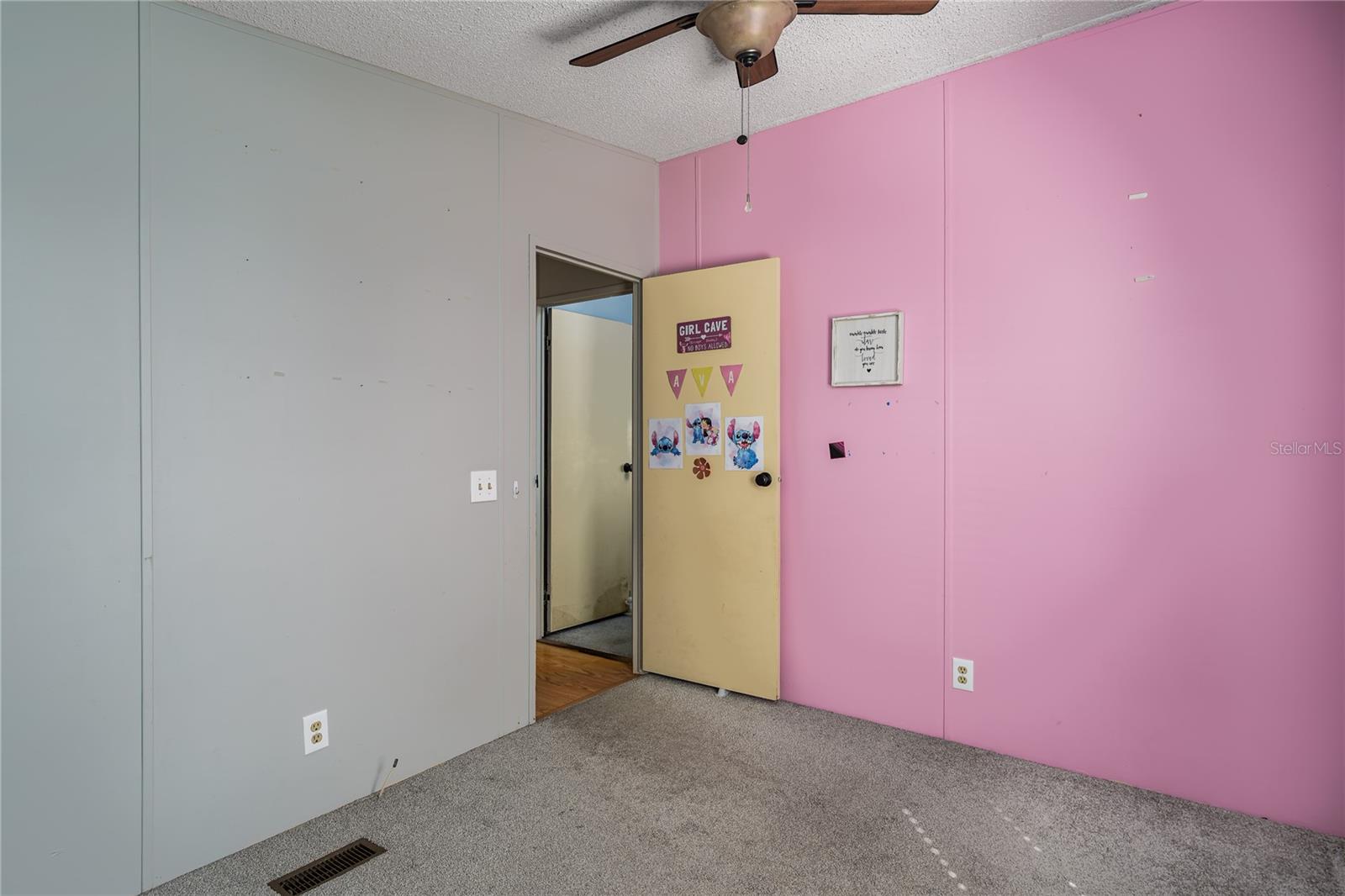 SHADOW BROOK MOBILE HOME - Residential