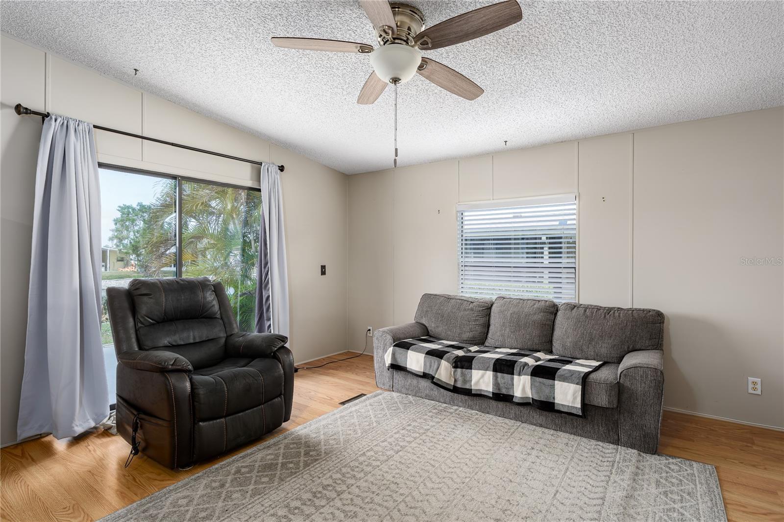 SHADOW BROOK MOBILE HOME - Residential