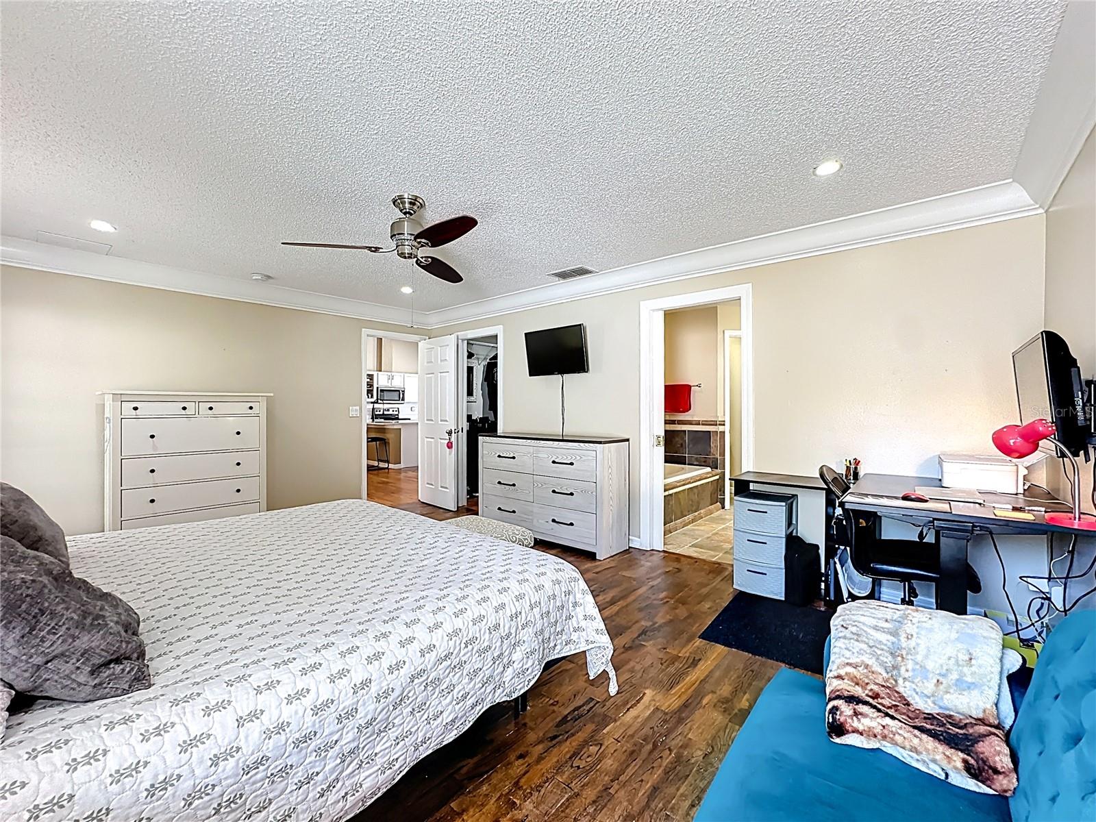 GROVELAND CRANES LANDING EAST LT 01 PB 48 - Residential