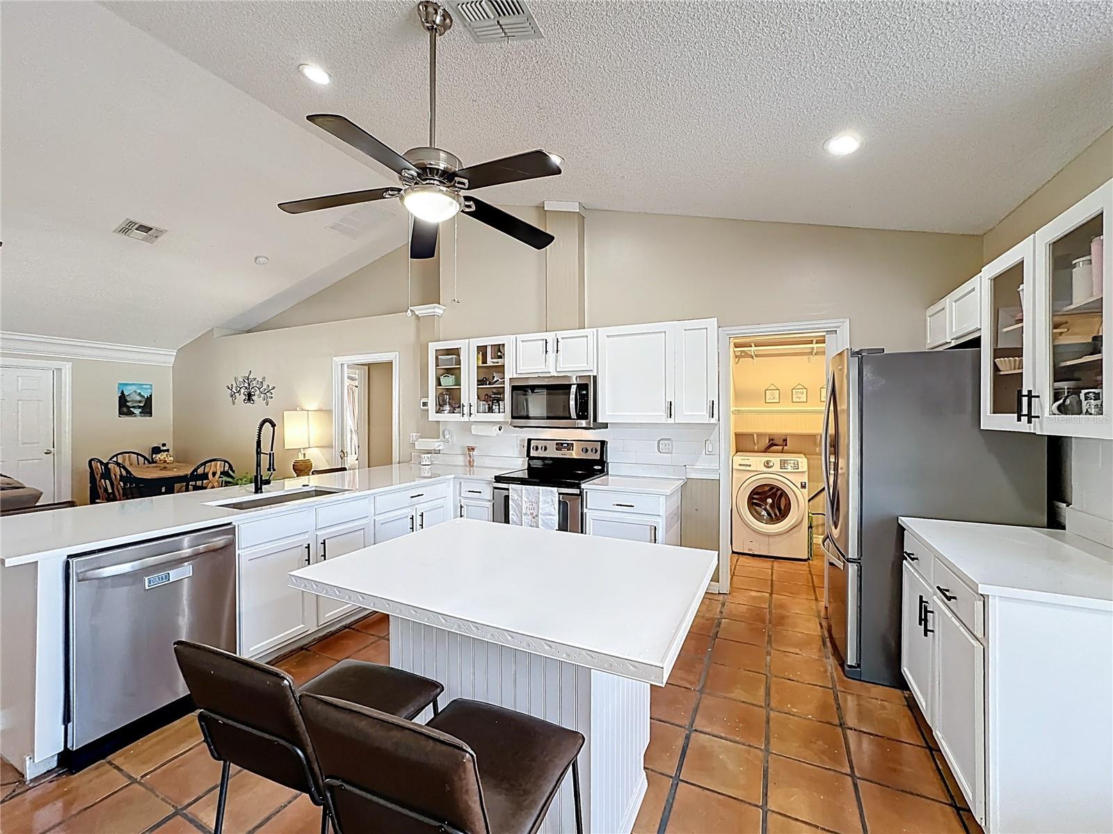 GROVELAND CRANES LANDING EAST LT 01 PB 48 - Residential