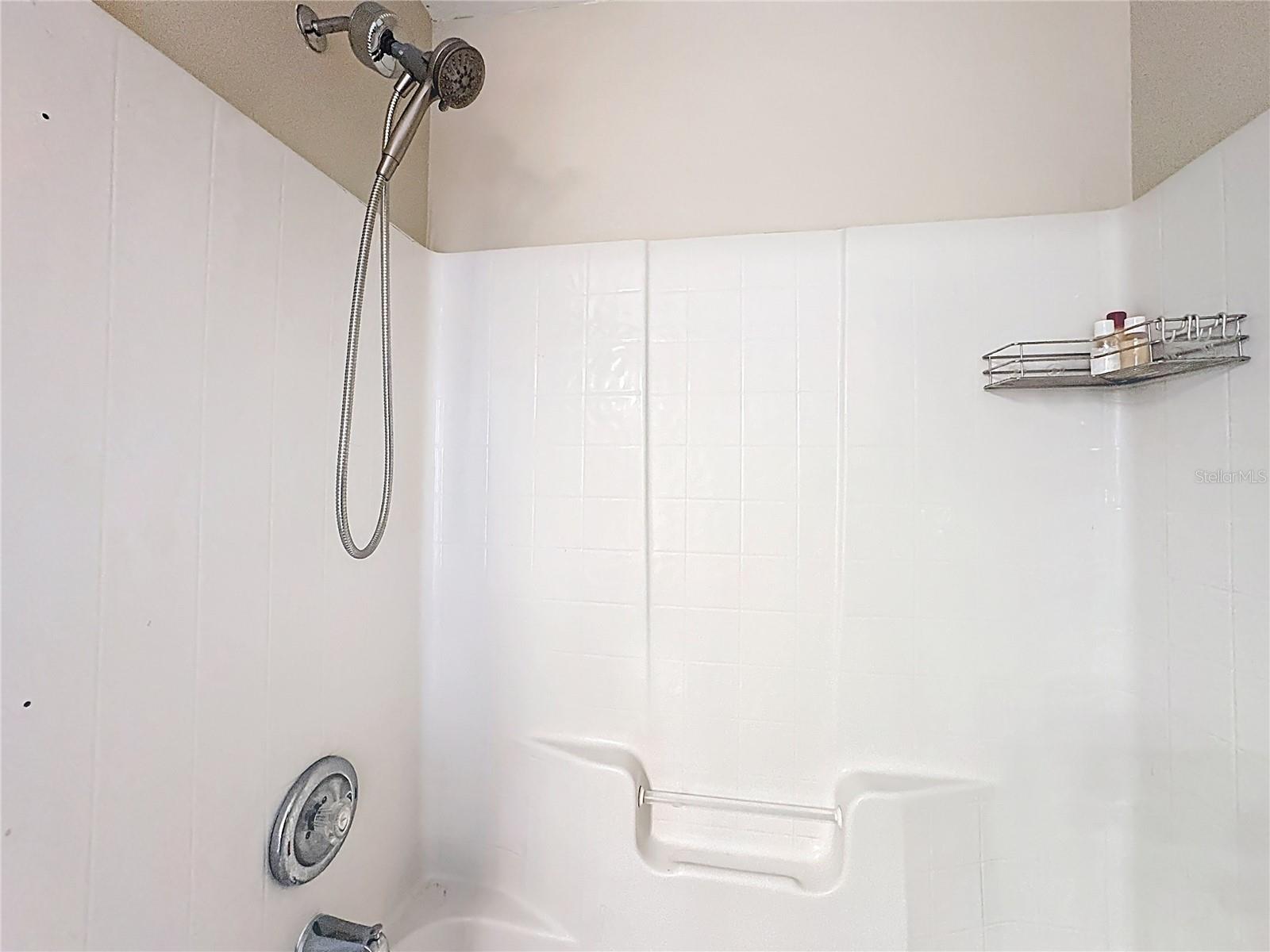 GROVELAND CRANES LANDING EAST LT 01 PB 48 - Residential