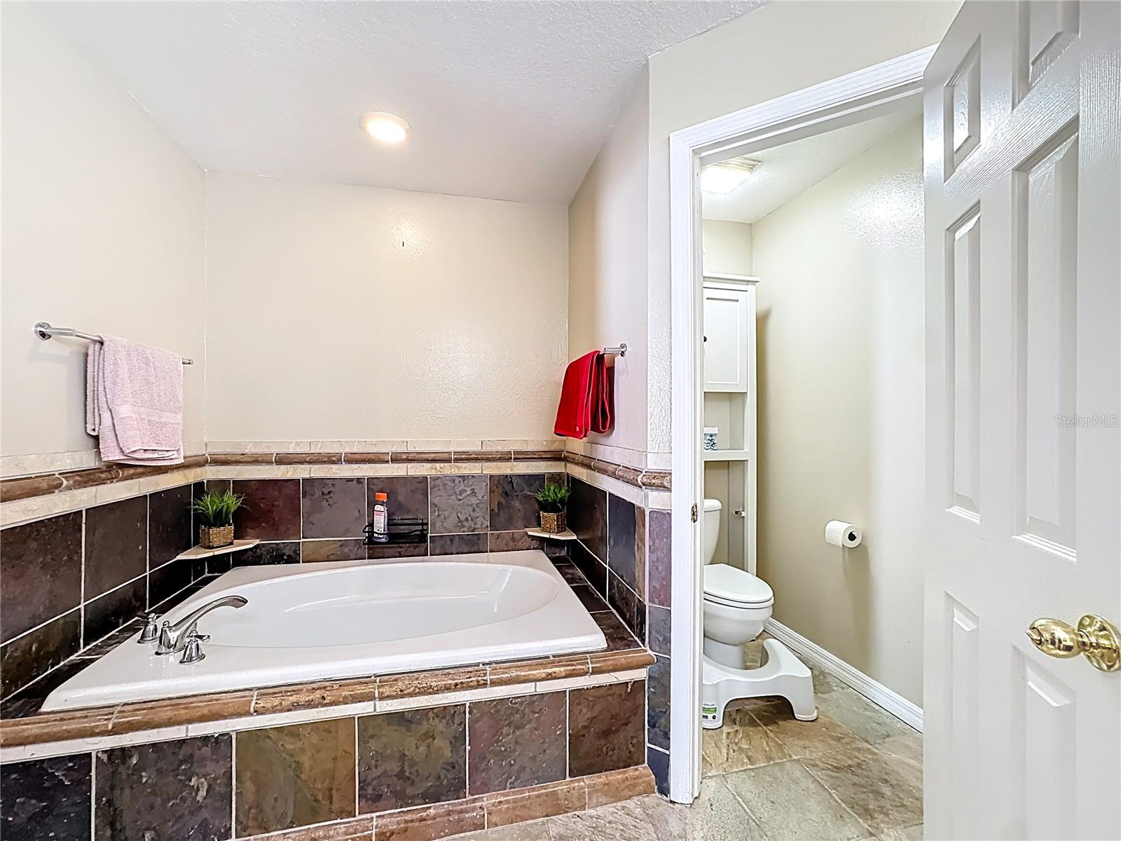 GROVELAND CRANES LANDING EAST LT 01 PB 48 - Residential