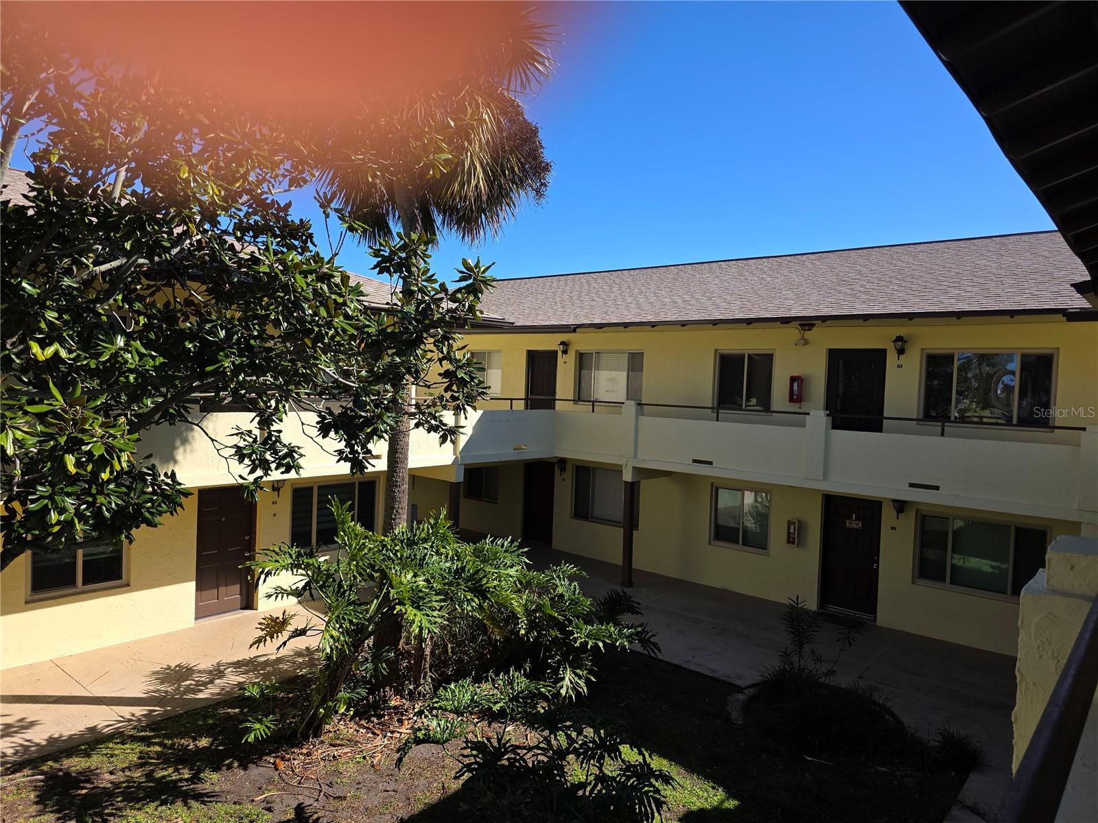 SUMMER WINDS CONDO - Residential