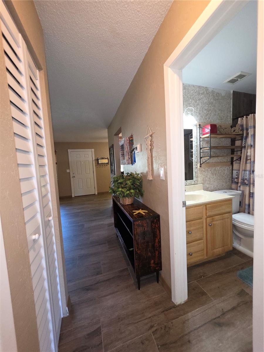 SUMMER WINDS CONDO - Residential