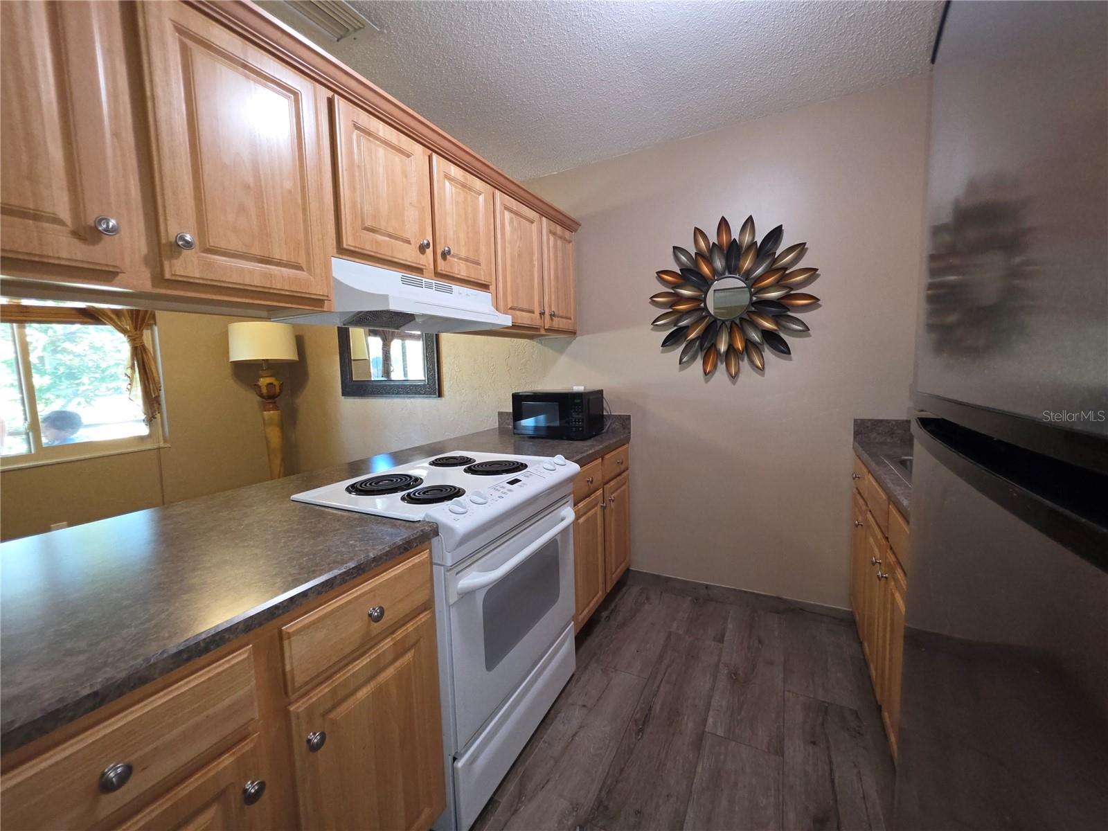 SUMMER WINDS CONDO - Residential