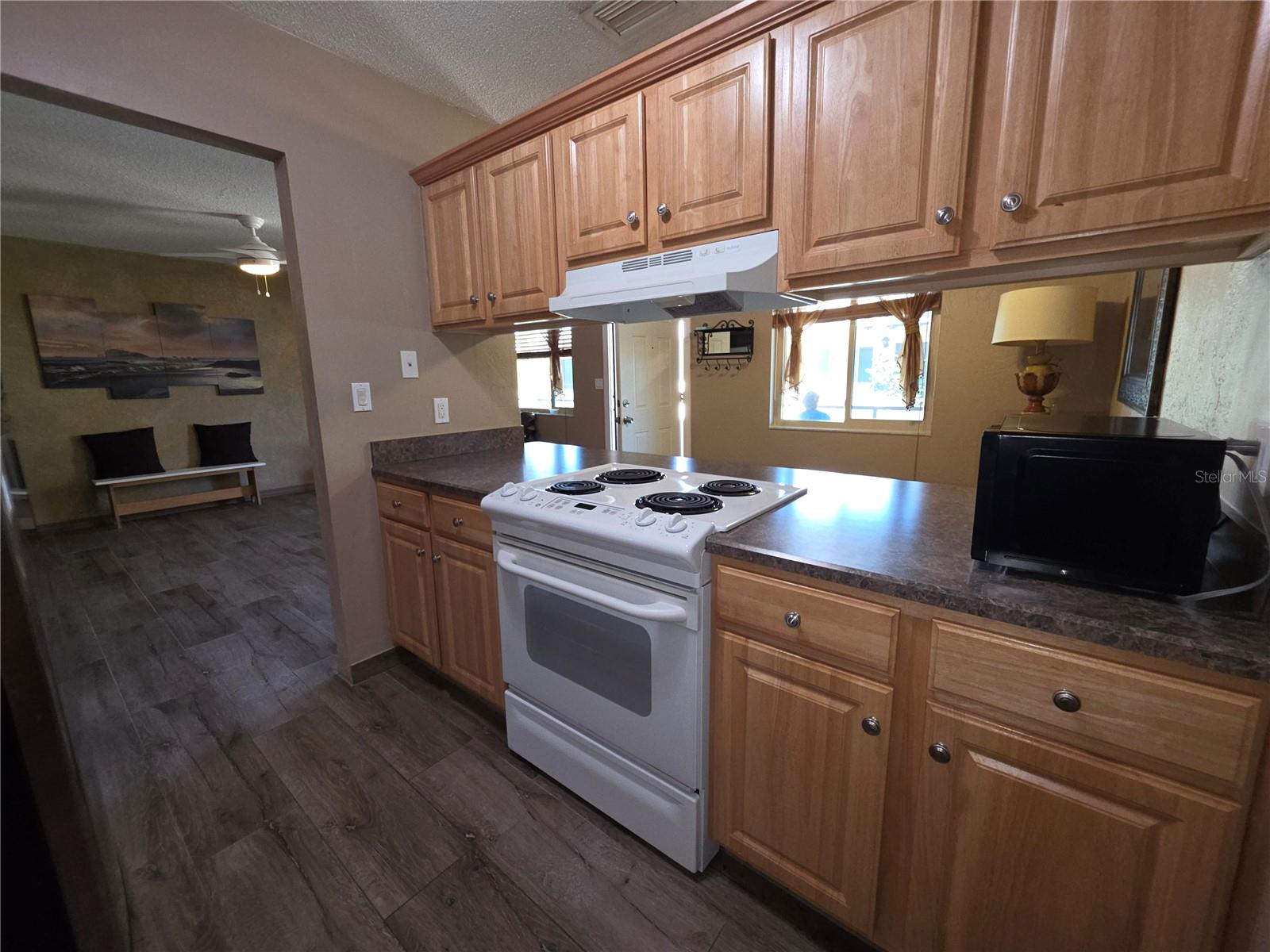 SUMMER WINDS CONDO - Residential