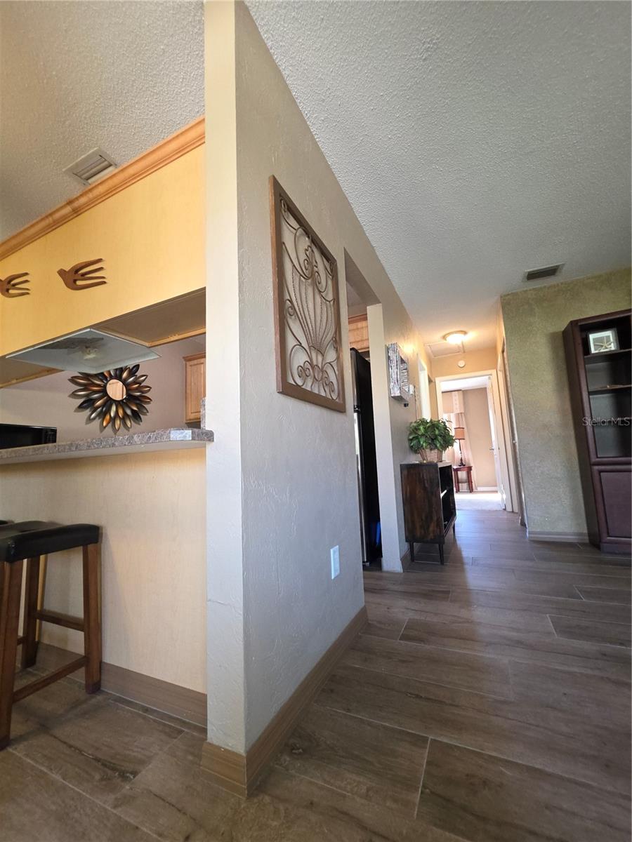 SUMMER WINDS CONDO - Residential