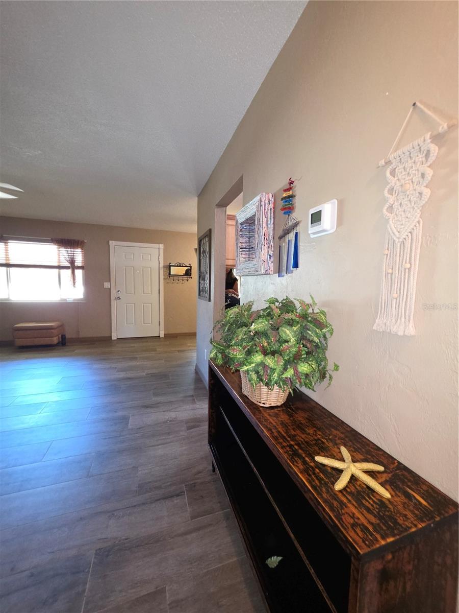 SUMMER WINDS CONDO - Residential