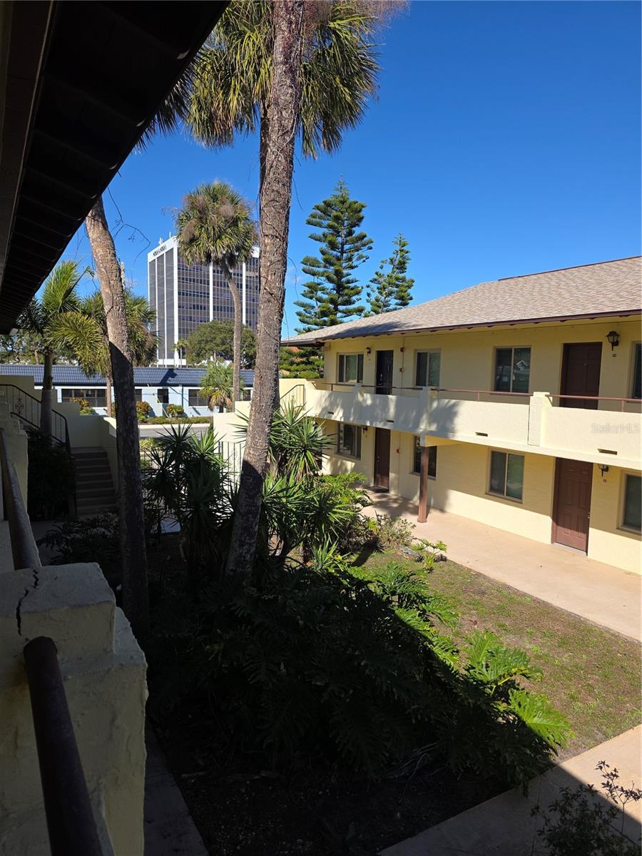 SUMMER WINDS CONDO - Residential