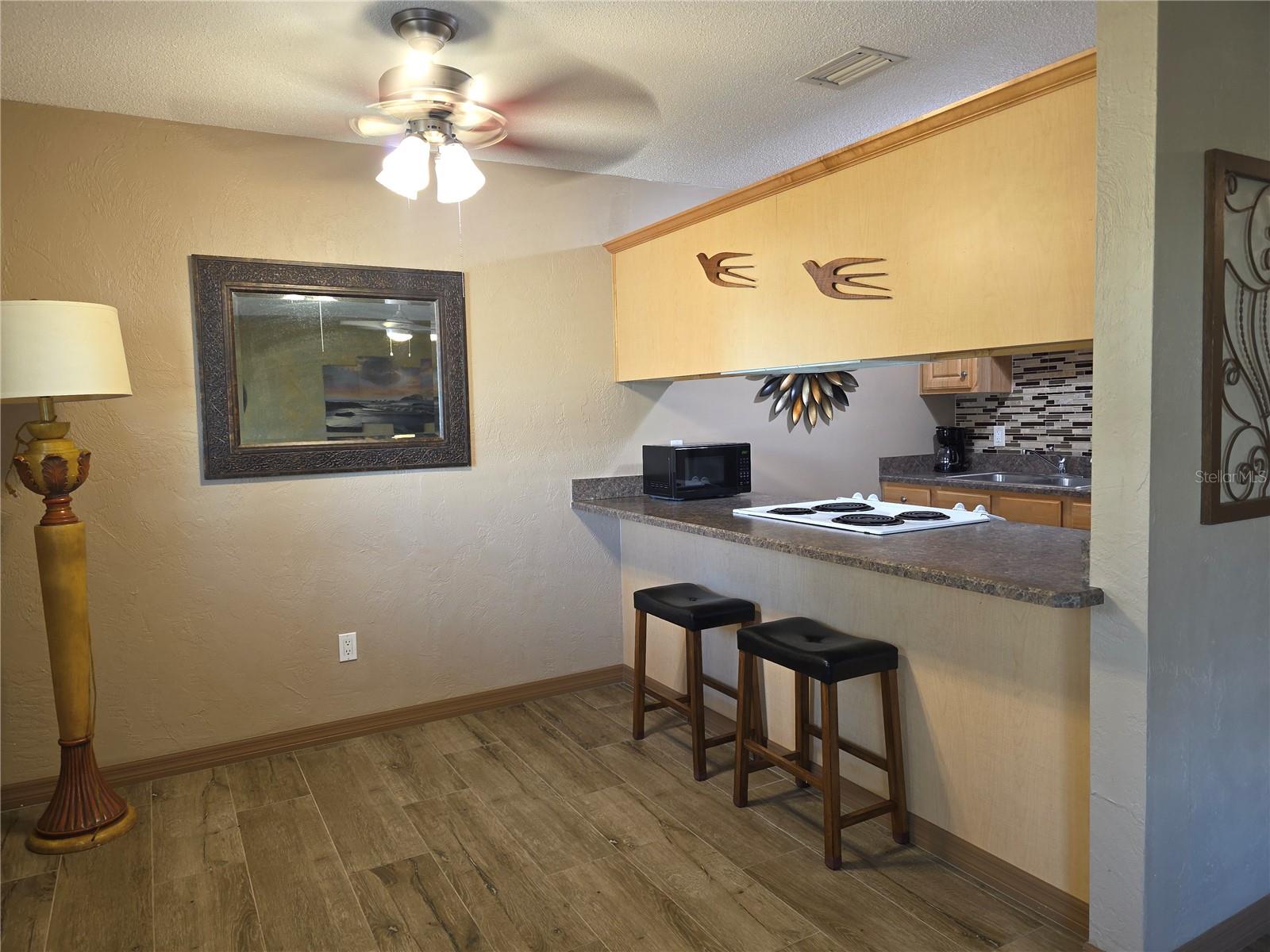 SUMMER WINDS CONDO - Residential