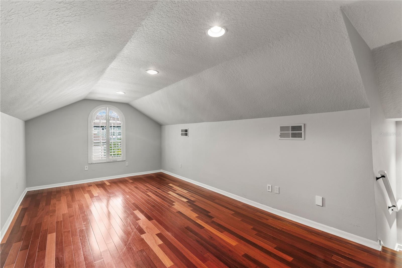 LONGWOOD CLUB - Residential