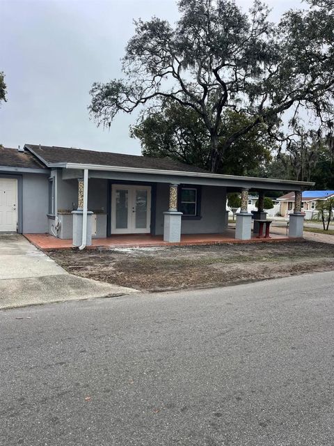 Photo of 8502 N Hamner Ave, Tampa, FL 33604 (MLS # TB8409627)