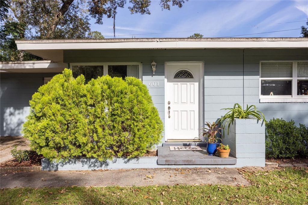 Photo of 601 NW 34th Terrace, Gainesville, FL 32607 (MLS # GC534446)