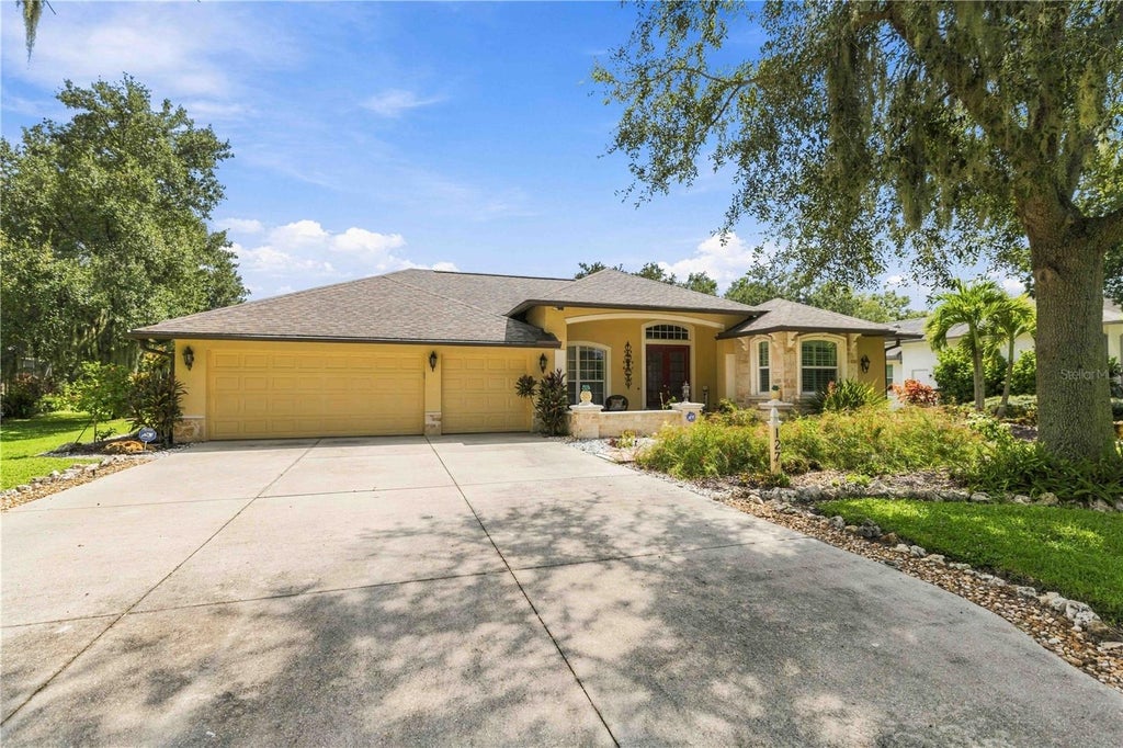Photo of 127 Mill Run E, Bradenton, FL 34212 (MLS # A4706732)