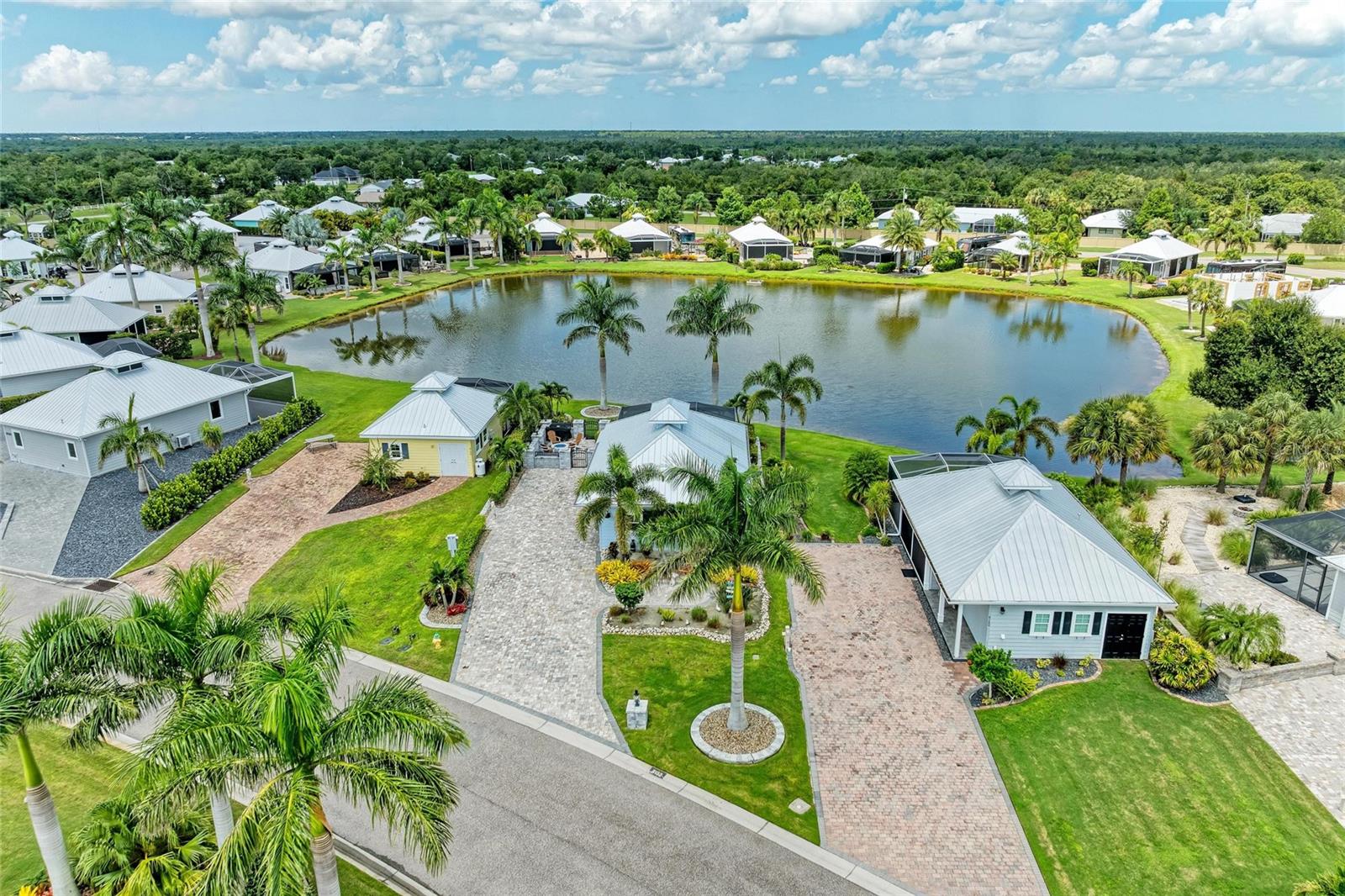 THORNTON CRK MOTORCOACH RESIDENCE - Residential