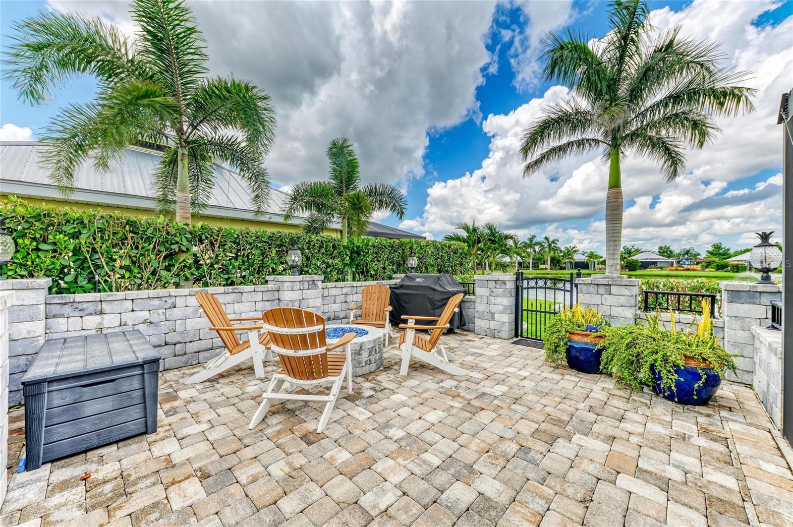 THORNTON CRK MOTORCOACH RESIDENCE - Residential