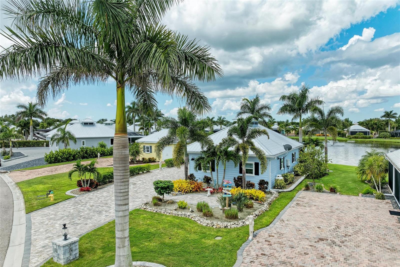 THORNTON CRK MOTORCOACH RESIDENCE - Residential