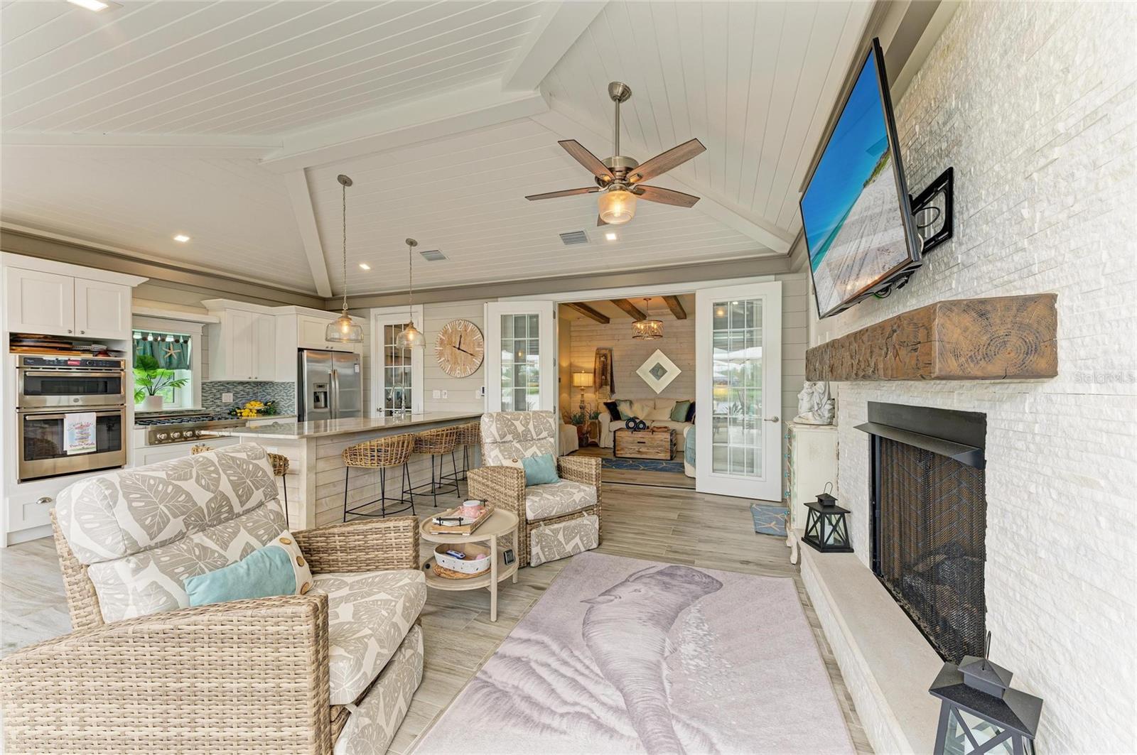 THORNTON CRK MOTORCOACH RESIDENCE - Residential