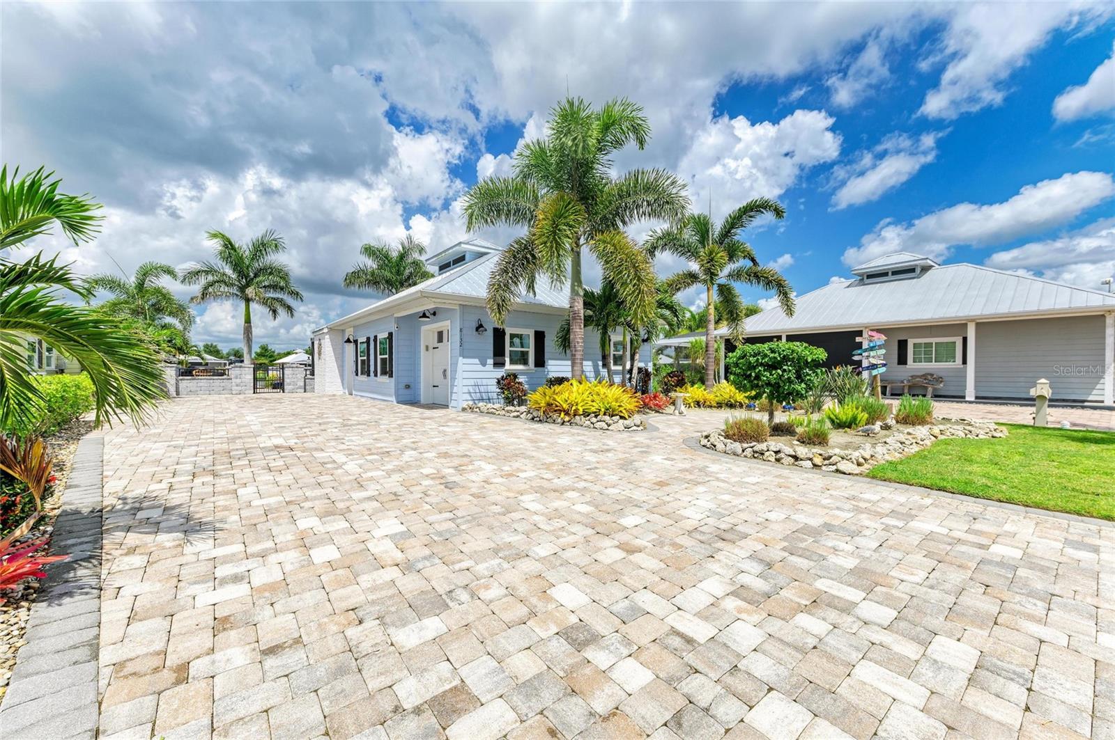 THORNTON CRK MOTORCOACH RESIDENCE - Residential