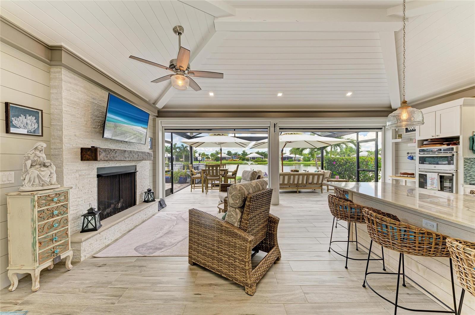 THORNTON CRK MOTORCOACH RESIDENCE - Residential