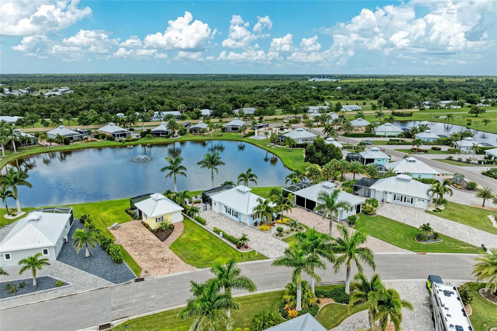 THORNTON CRK MOTORCOACH RESIDENCE - Residential