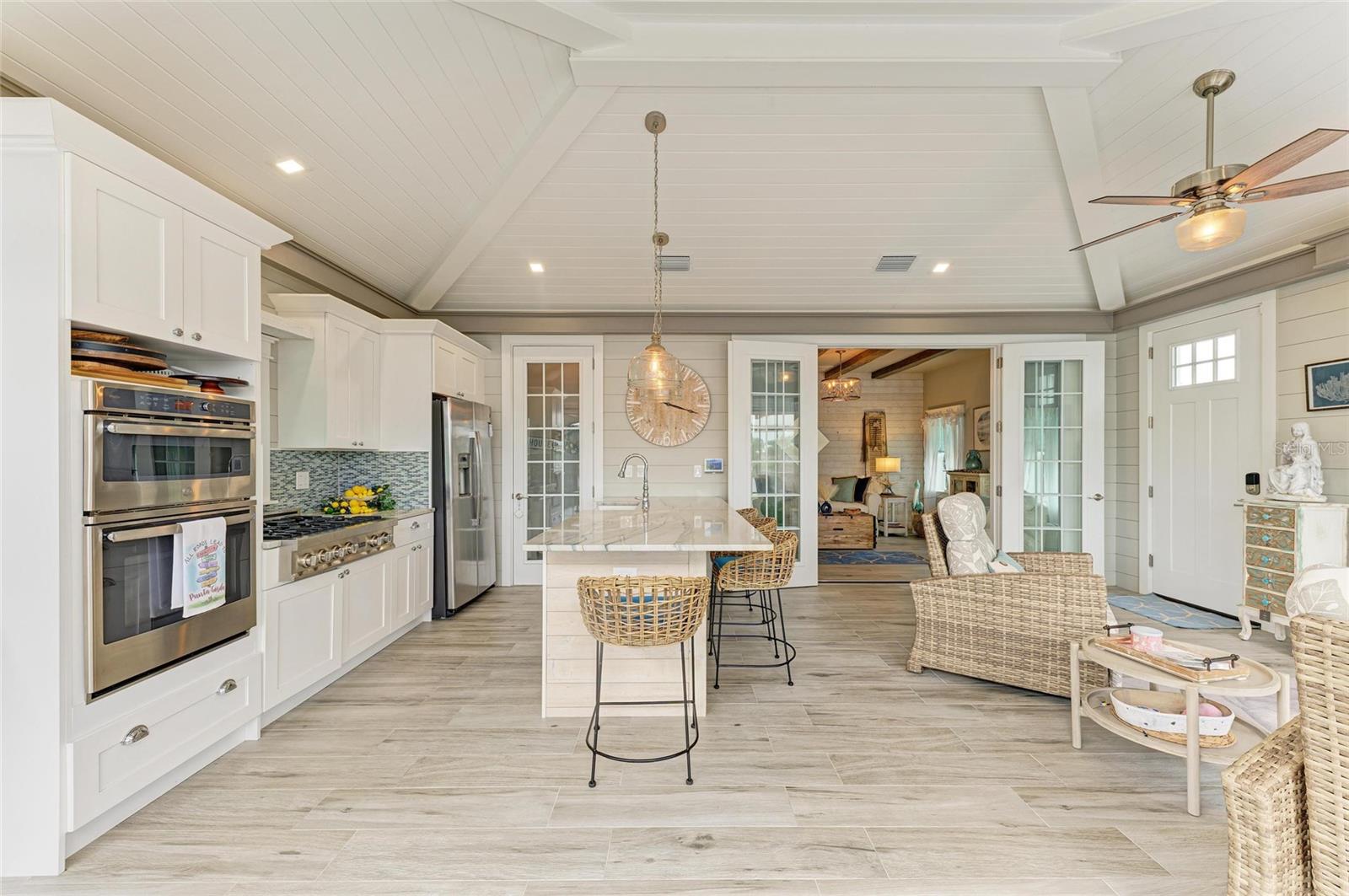 THORNTON CRK MOTORCOACH RESIDENCE - Residential