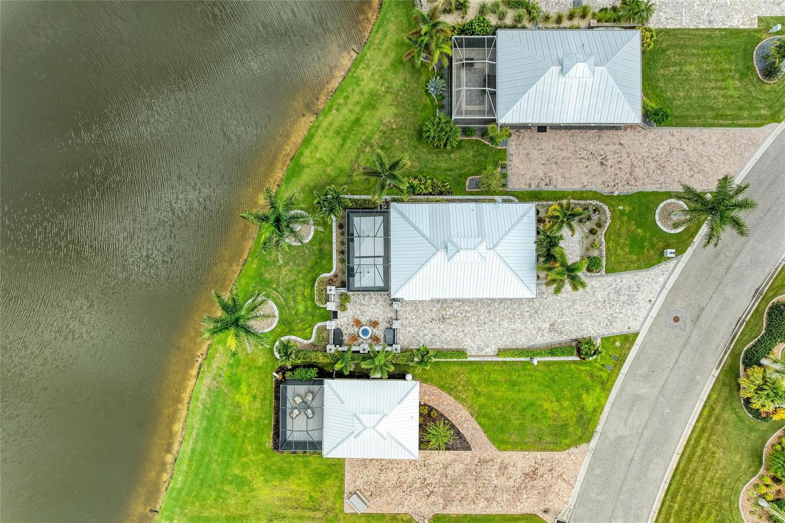 THORNTON CRK MOTORCOACH RESIDENCE - Residential