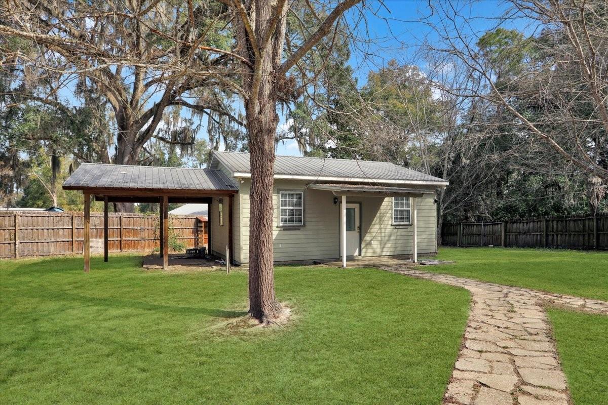 G M WHETSTONE ESTATE ADD TO H S - Residential