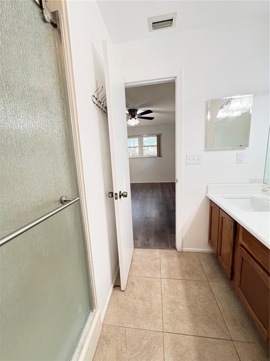 WOODTRAIL CONDO - Residential Lease