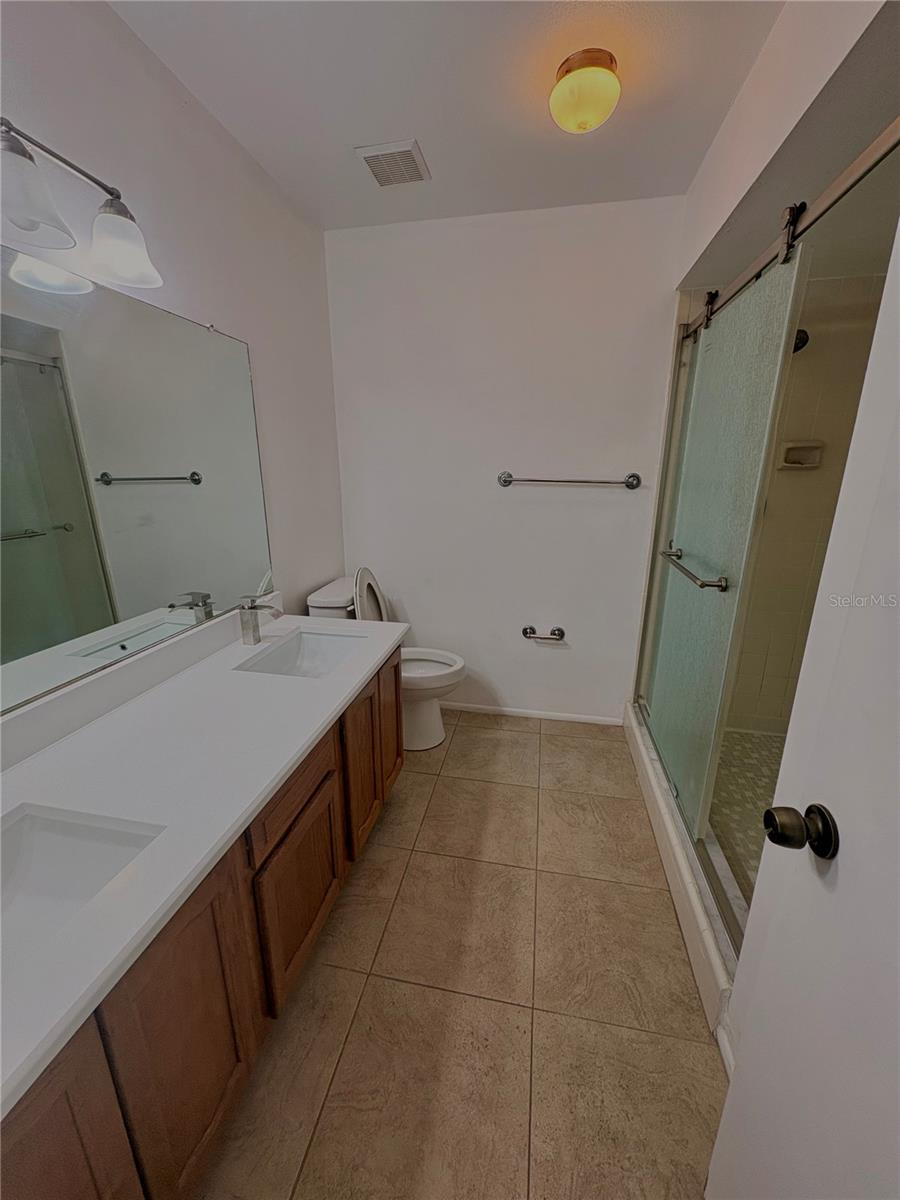 WOODTRAIL CONDO - Residential Lease