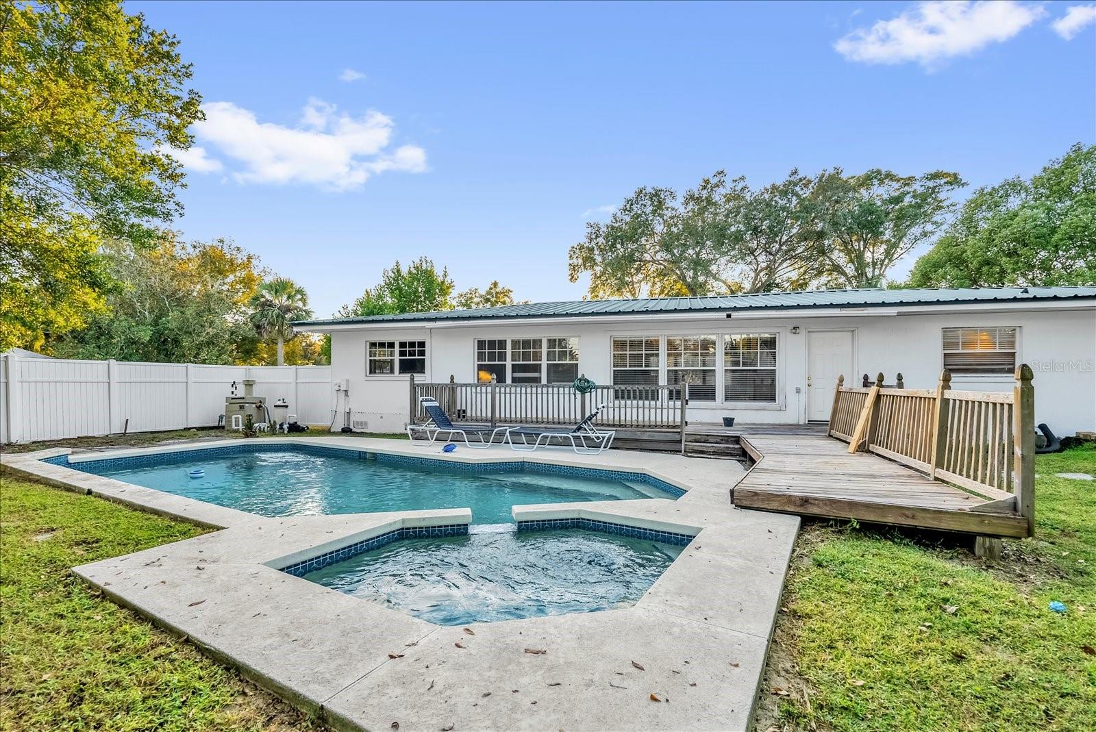 OAKLAND SHORES - Residential