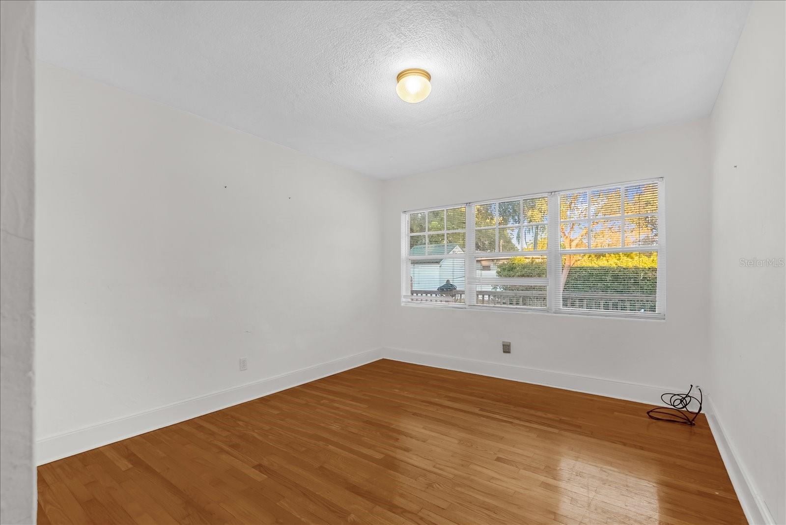 OAKLAND SHORES - Residential