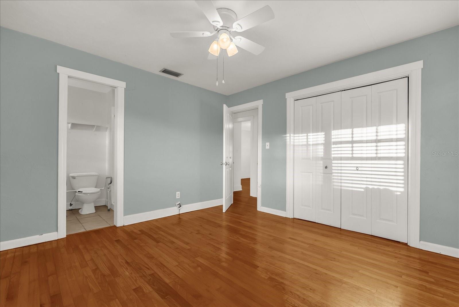 OAKLAND SHORES - Residential