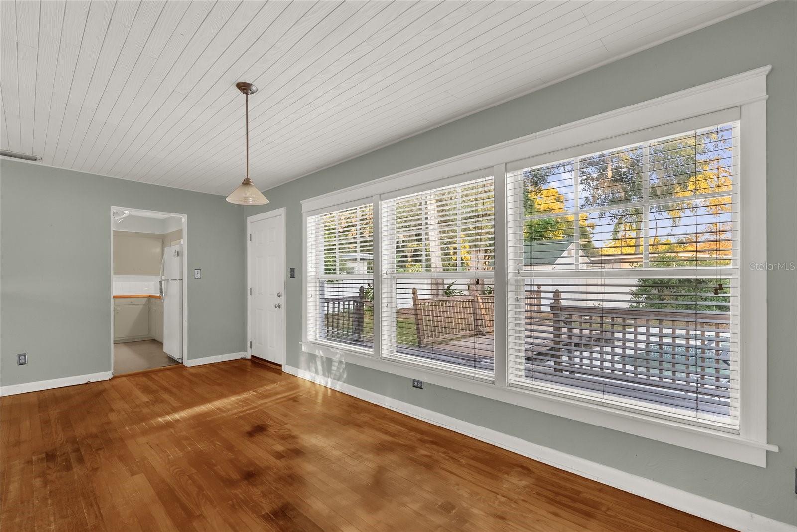 OAKLAND SHORES - Residential