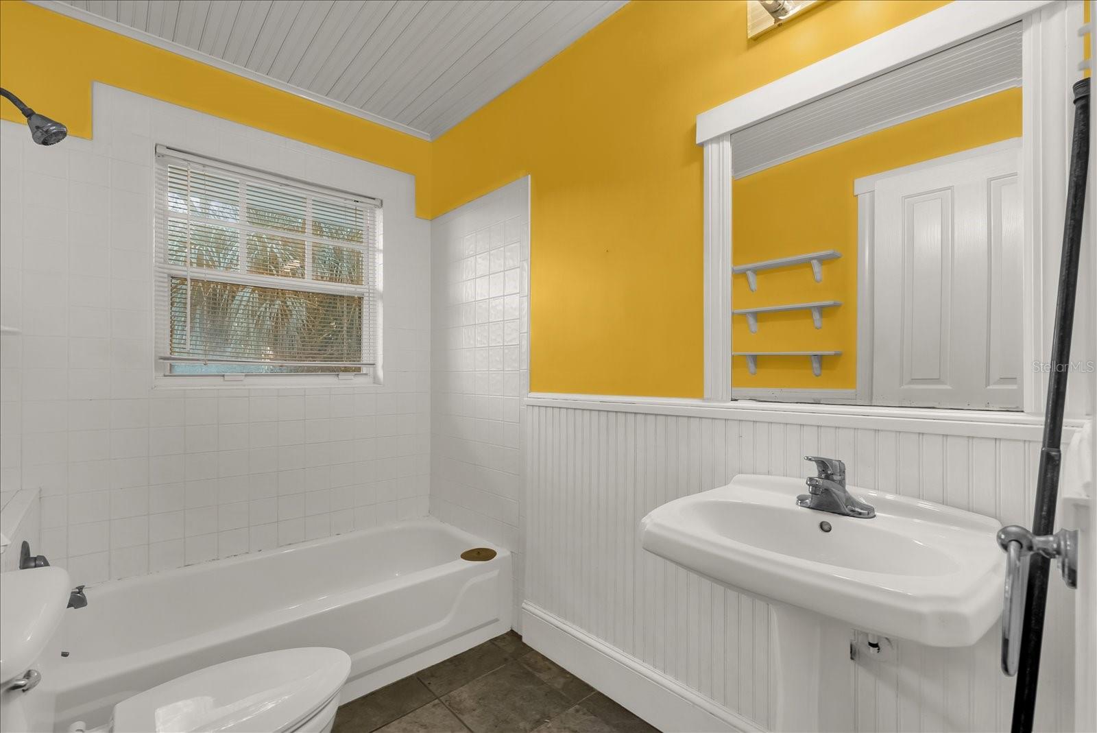 OAKLAND SHORES - Residential