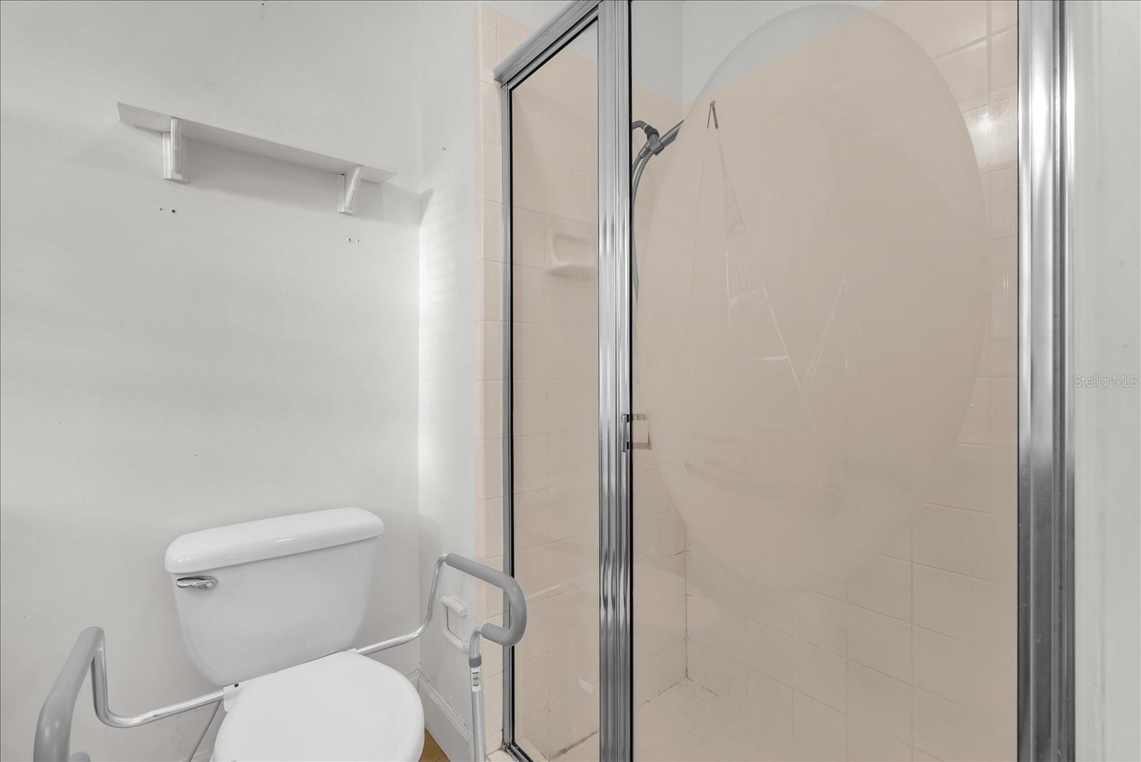 OAKLAND SHORES - Residential