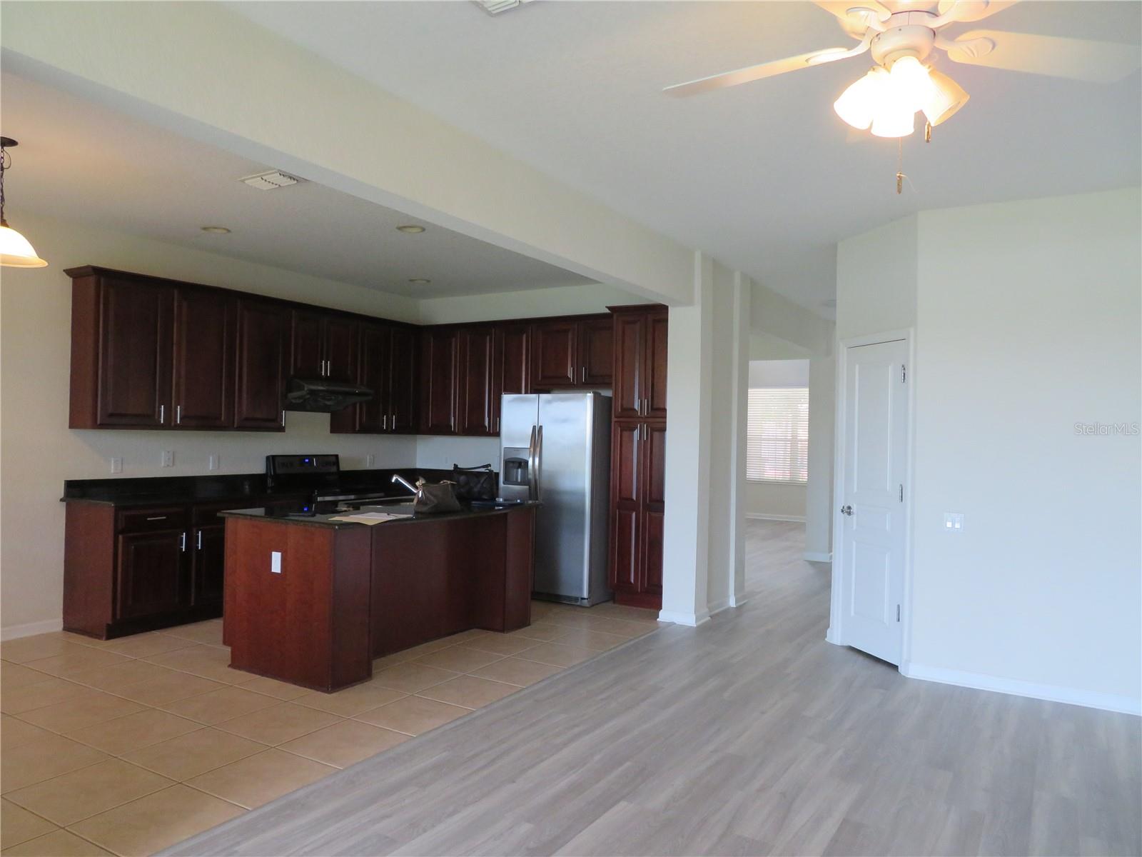 LAKE SAWYER SOUTH PH 01 - Residential Lease