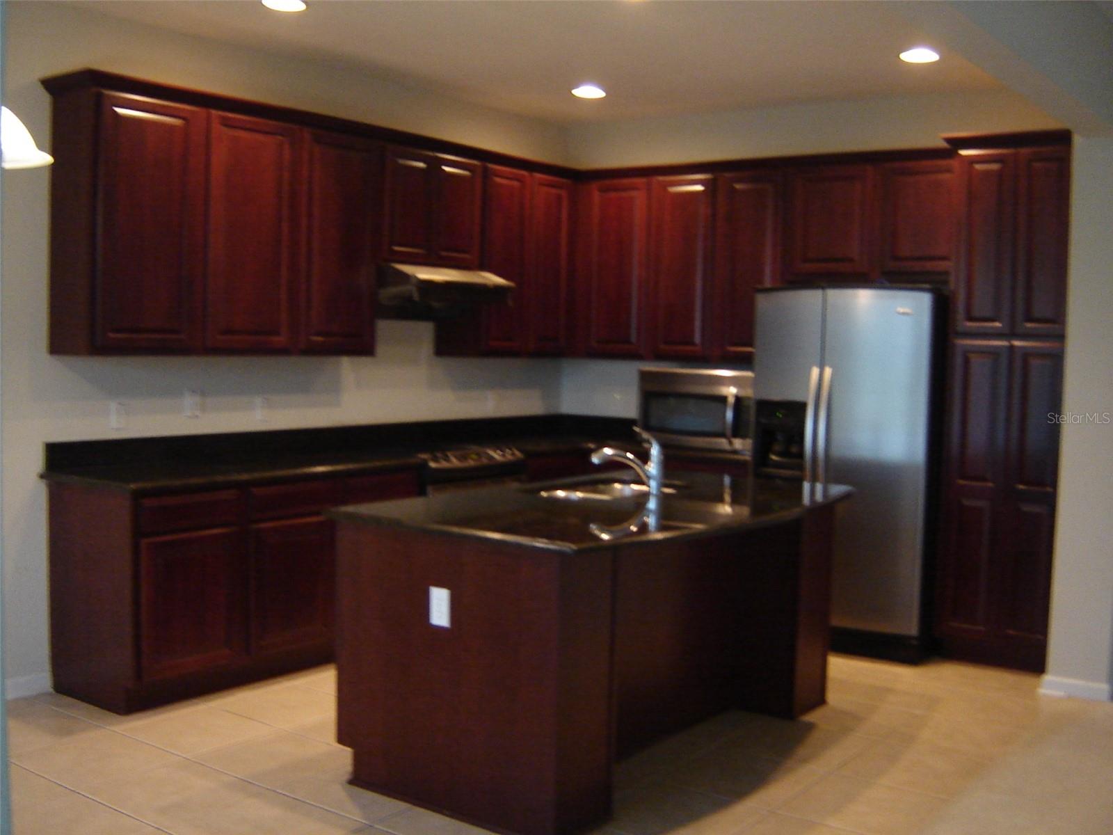 LAKE SAWYER SOUTH PH 01 - Residential Lease