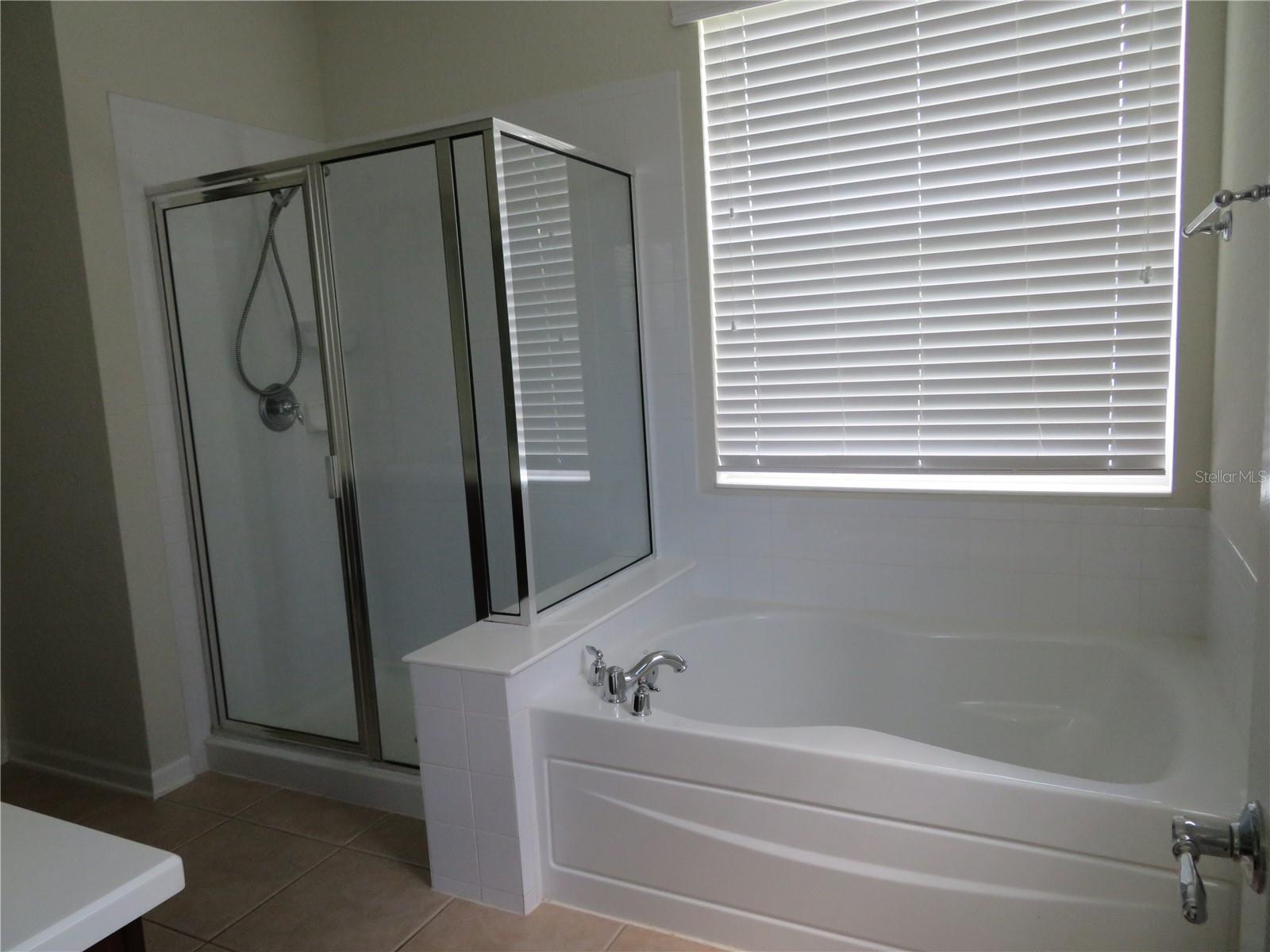 LAKE SAWYER SOUTH PH 01 - Residential Lease