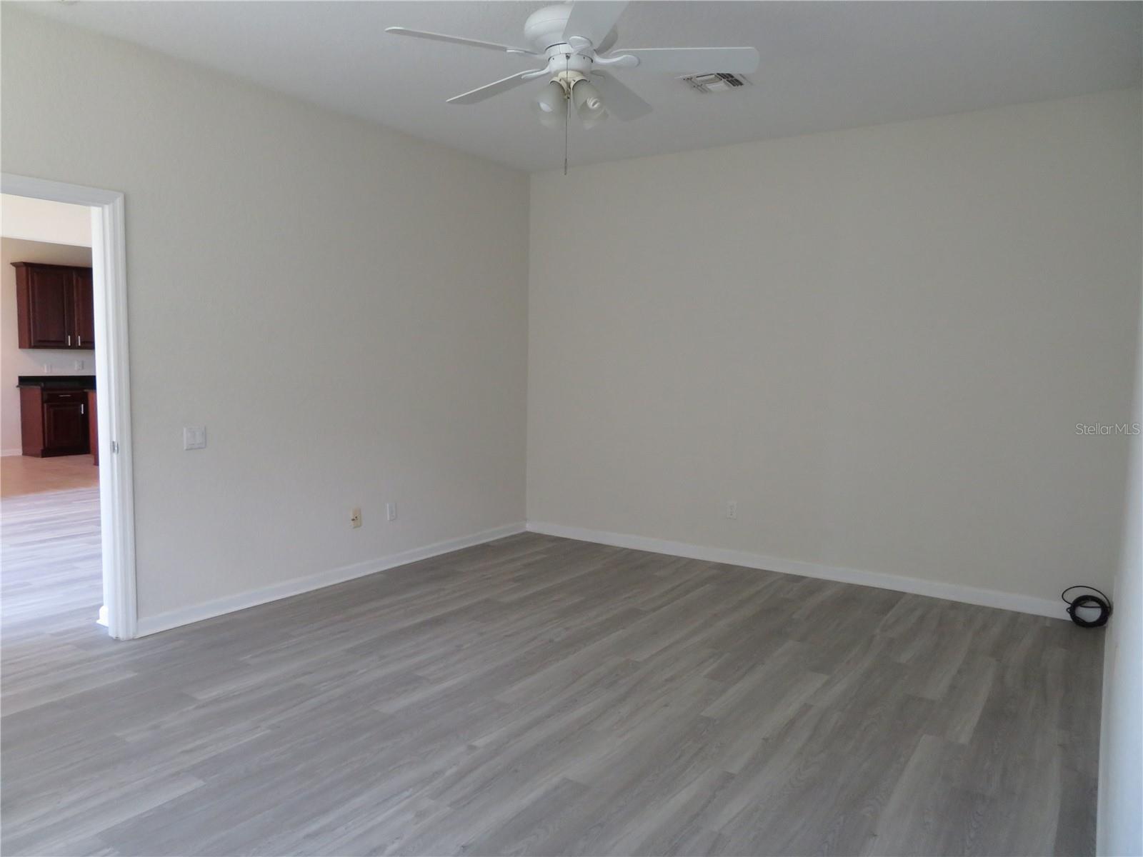 LAKE SAWYER SOUTH PH 01 - Residential Lease