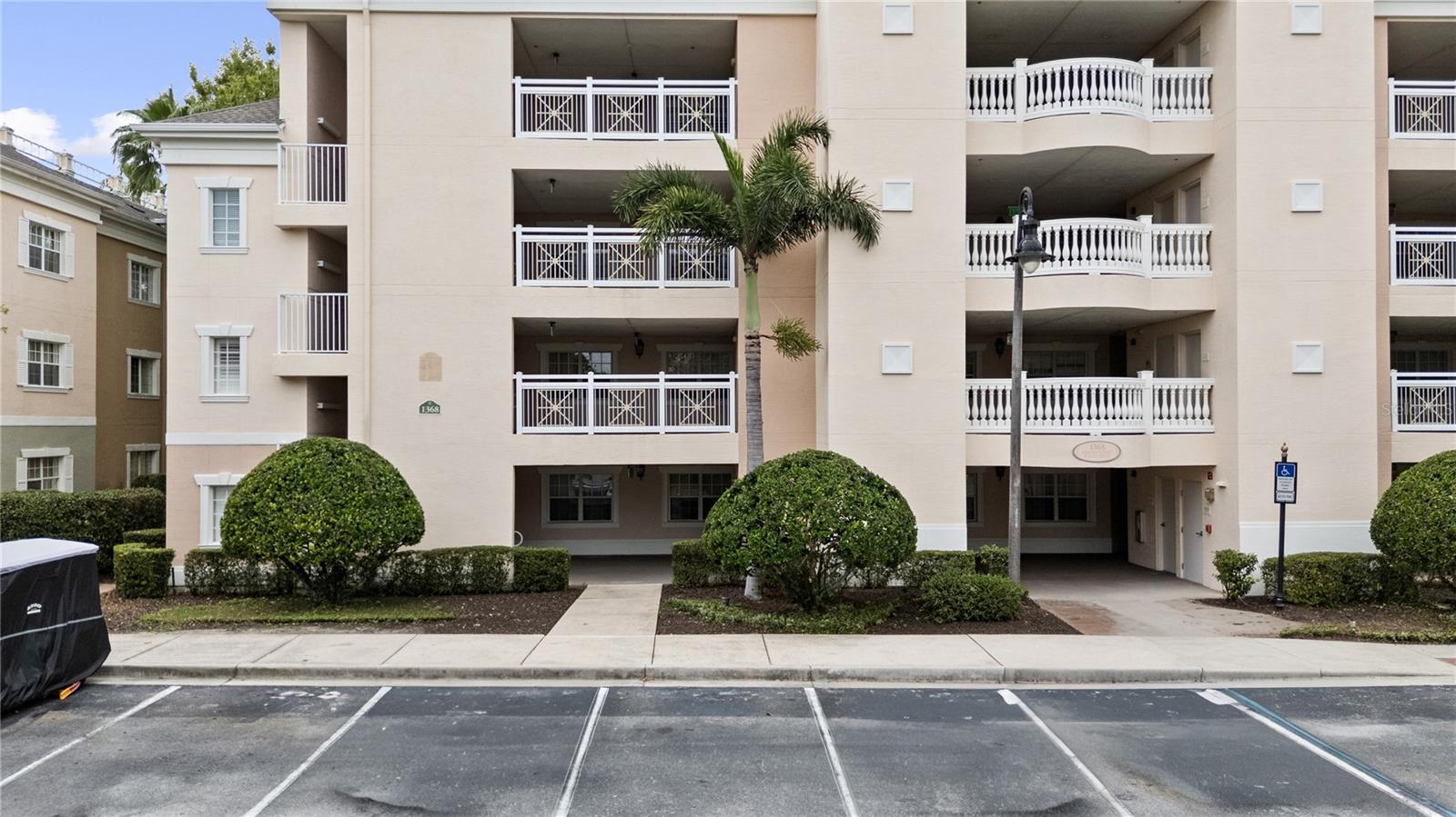 CENTRE COURT RIDGE CONDO PH 10 BLDG J - Residential Lease