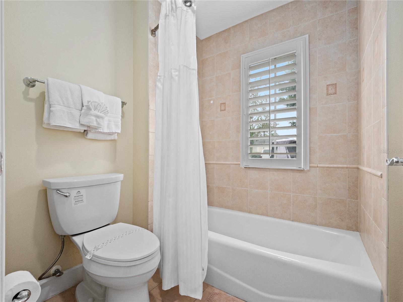 CENTRE COURT RIDGE CONDO PH 10 BLDG J - Residential Lease
