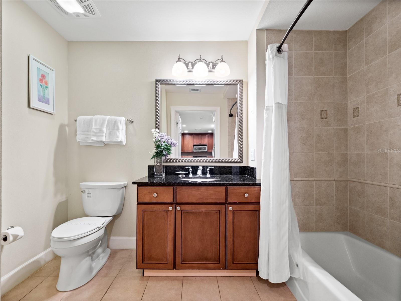 CENTRE COURT RIDGE CONDO PH 10 BLDG J - Residential Lease