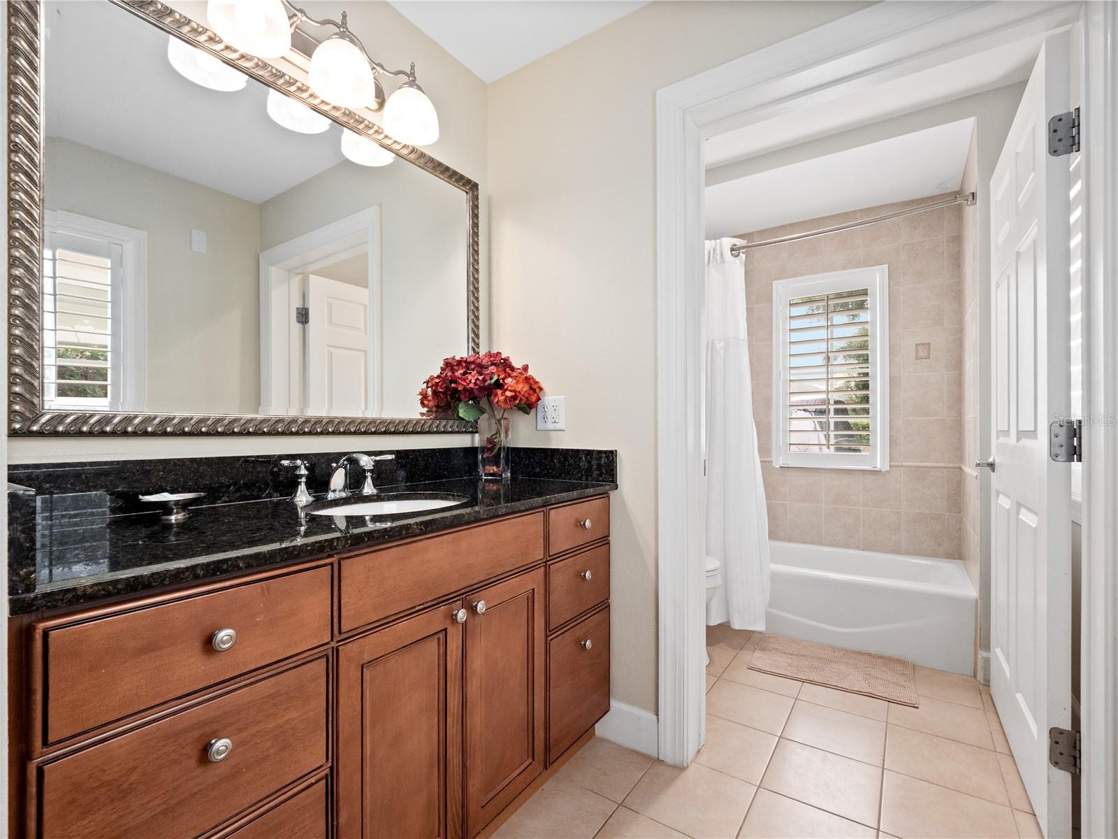 CENTRE COURT RIDGE CONDO PH 10 BLDG J - Residential Lease