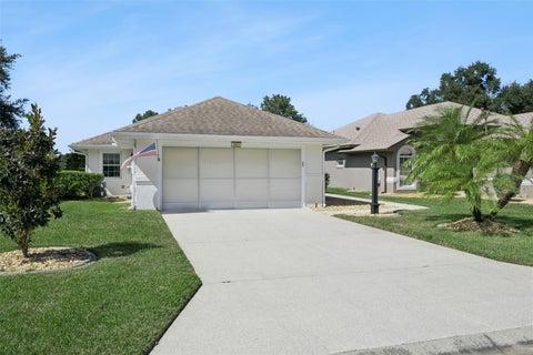 Tiny photo for 5853 Princess Caroline Place, Leesburg, FL 34748 (MLS # G5119124)