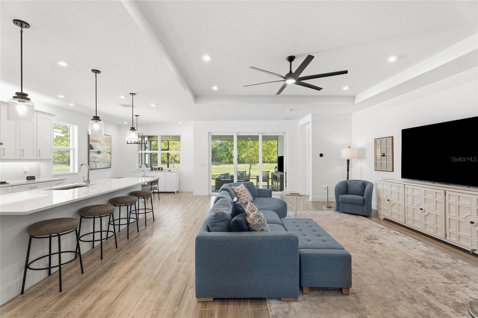 TELARO AT SOUTHERN GROVE - Residential